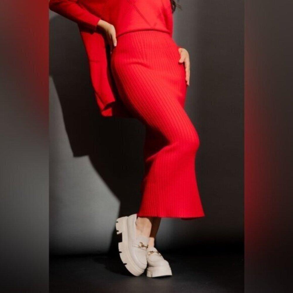 St. John Stretch Ribbed Wool Skirt (C)
